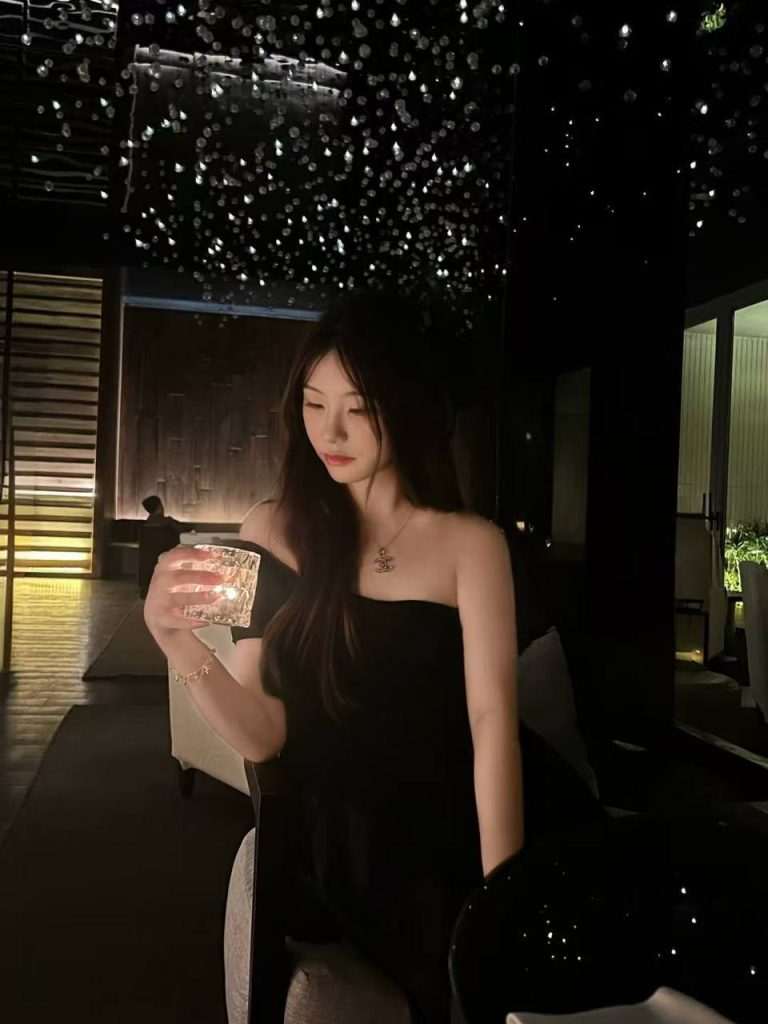 ​​     新人到 · 高级感文艺系女孩5507 作者:皇家游艇会 帖子ID:5443 
